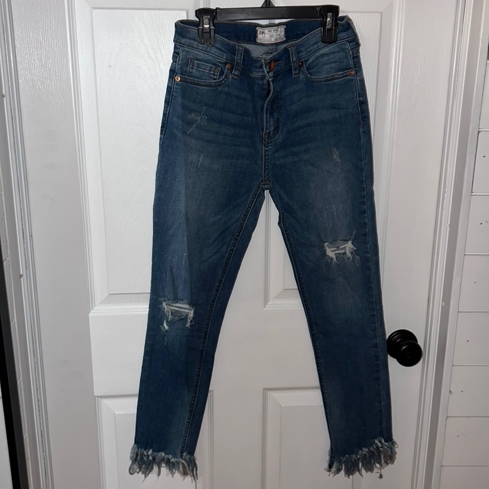 Free People Size W26 Skinny Jeans Zip Fly High Waist Distressed Raw Hem